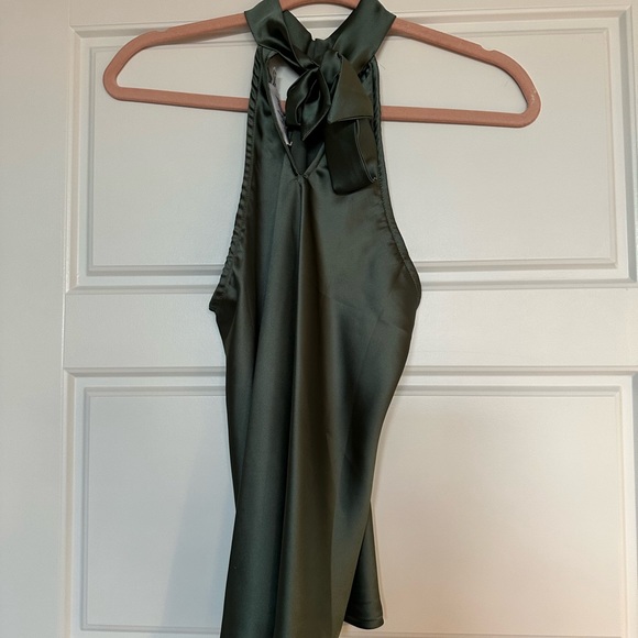 Halter Top LIKE NEW - Picture 6 of 7